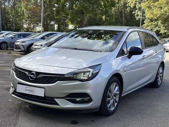 Pogled levo spredaj