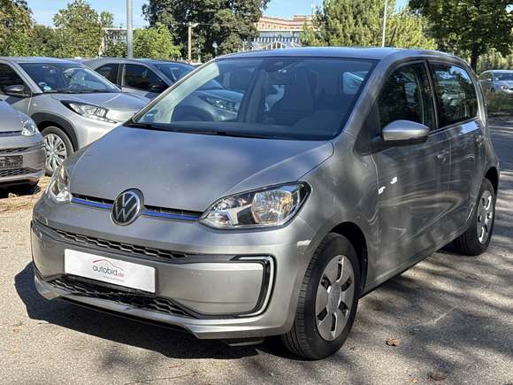 Pogled levo spredaj