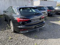 Skats no kreisās puses aizmugurē