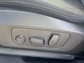 Vue des boutons de commande des sièges électriques