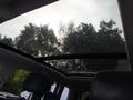 Vista do teto de abrir/teto panorâmico