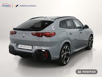 Pogled od pozadi desno