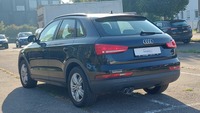 Skats no kreisās puses aizmugurē