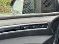 Vue des boutons de commande des sièges électriques