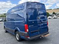 Vue de l’arrière gauche
