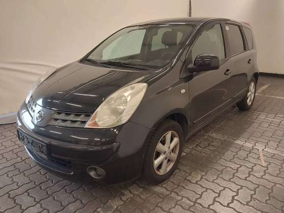 Pogled od napred levo