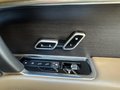 Vue des boutons de commande des sièges électriques arrière