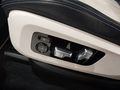 Vue des boutons de commande des sièges électriques