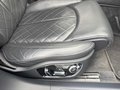 Vue des boutons de commande des sièges électriques
