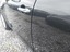 Stopy dorazu hrany dveří vlevo vpředu