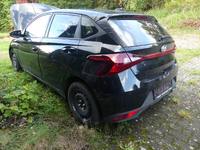 Pogled levo zadaj