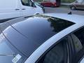 Vue du toit ouvrant / toit panoramique