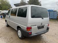 Pogled od pozadi levo