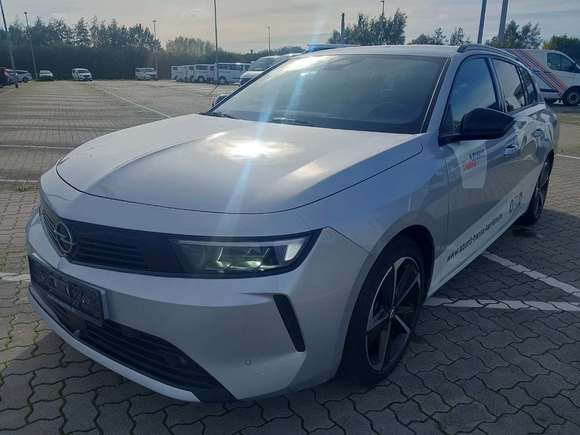 Pogled sprijeda lijevo