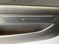 Vue des boutons de commande des sièges électriques