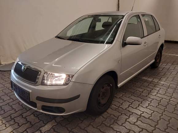Pogled levo spredaj