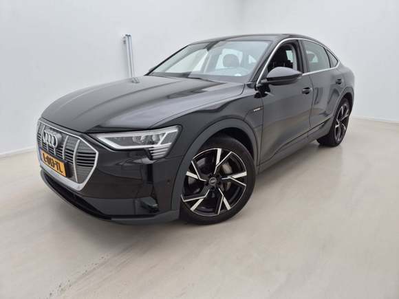 Pogled levo spredaj