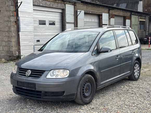 Pogled levo spredaj