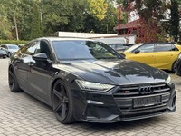 Pogled desno spredaj
