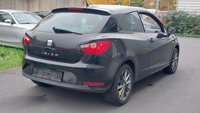 Pogled od pozadi desno