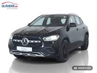 Mercedes-Benz GLA 180 DCT
