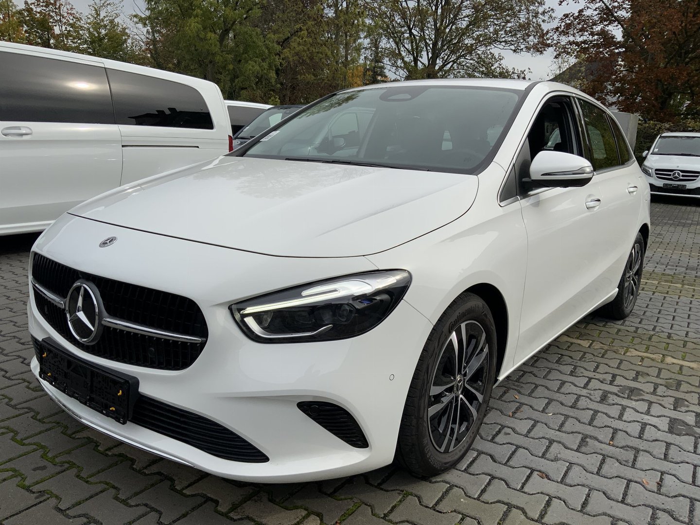 2025 Mercedes Benz B 200